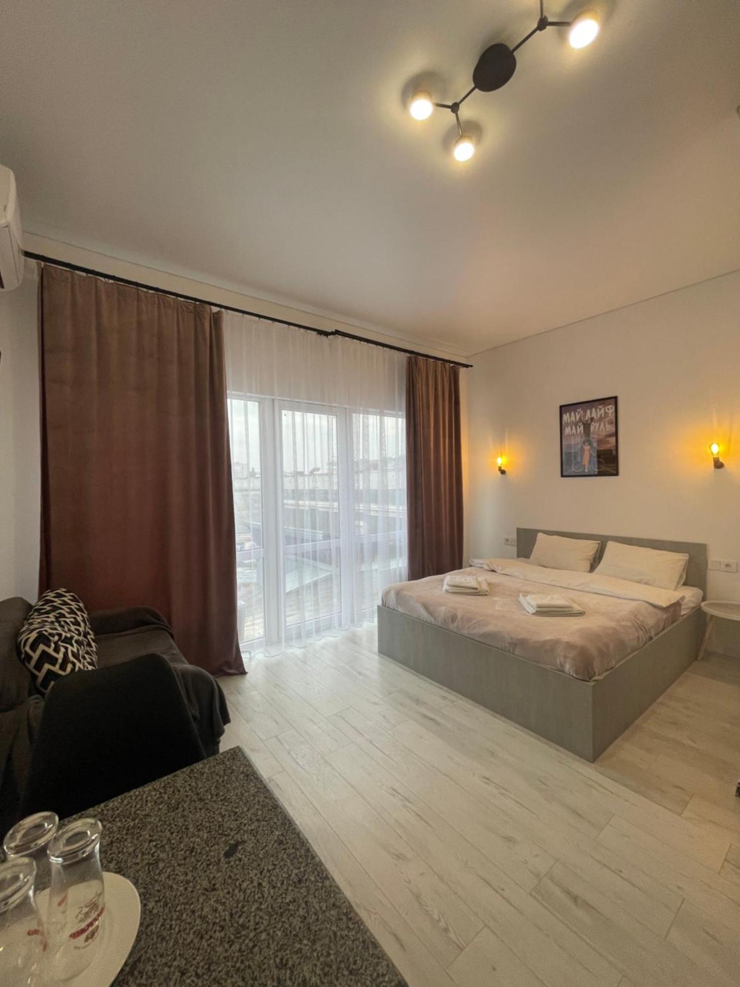 Hotel Femina 日托米尔 外观 照片