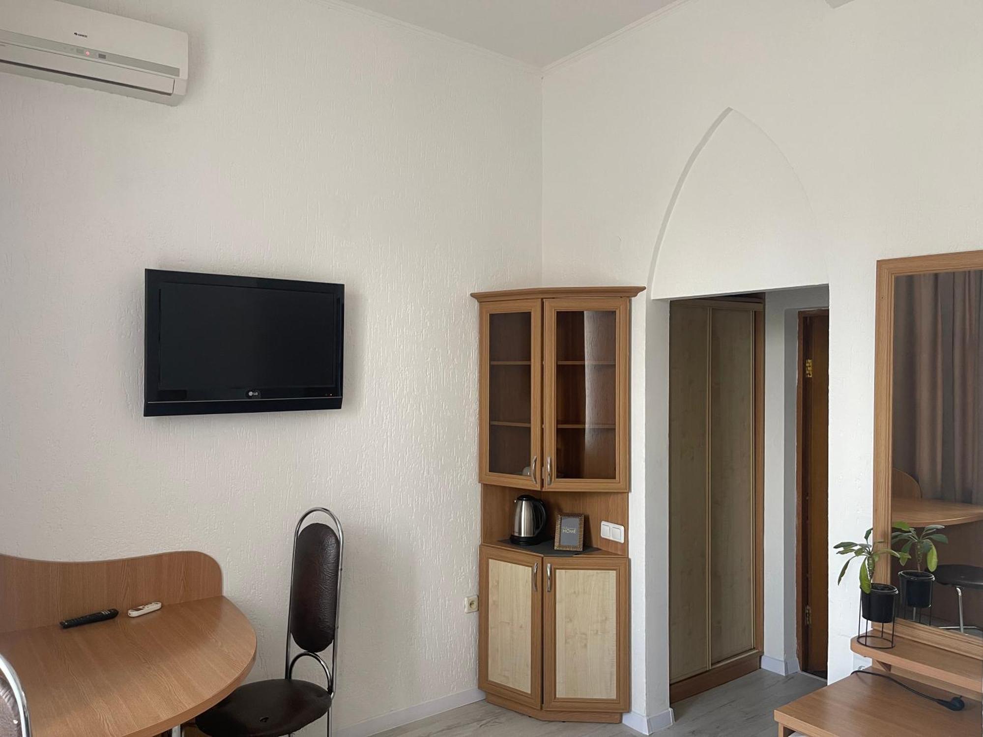 Hotel Femina 日托米尔 外观 照片